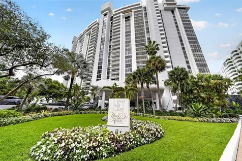 9 Island Avenue Miami Beach FL 33139