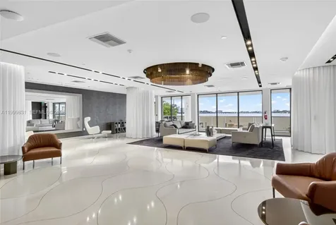 9 Island Avenue Miami Beach FL 33139