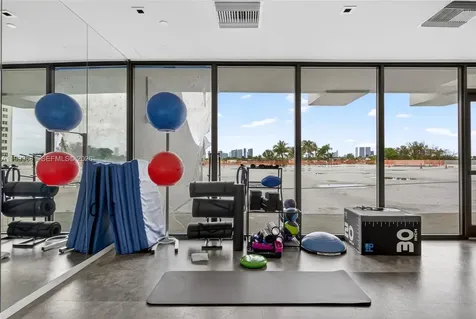9 Island Avenue Miami Beach FL 33139