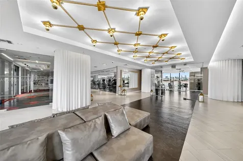 9 Island Avenue Miami Beach FL 33139