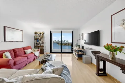 9 Island Avenue Miami Beach FL 33139