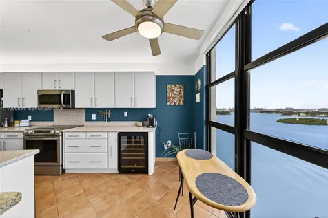 9 Island Avenue Miami Beach FL 33139