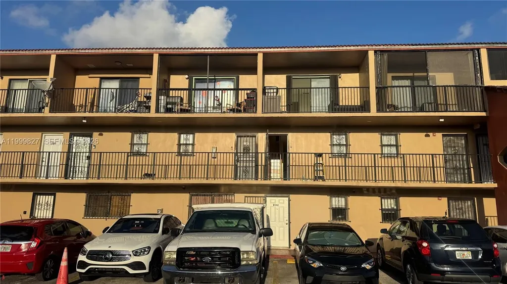 2319 W 60th Street Hialeah FL 33016