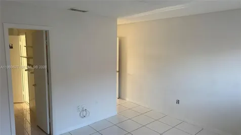 2319 W 60th Street Hialeah FL 33016