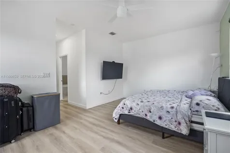 17081 SW 94th Way Miami FL 33196