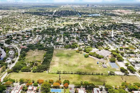 9975 SW 85th Street Miami FL 33173