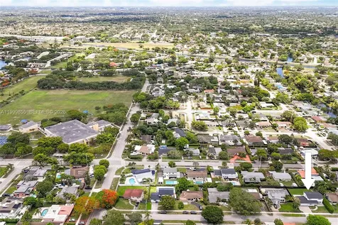 9975 SW 85th Street Miami FL 33173