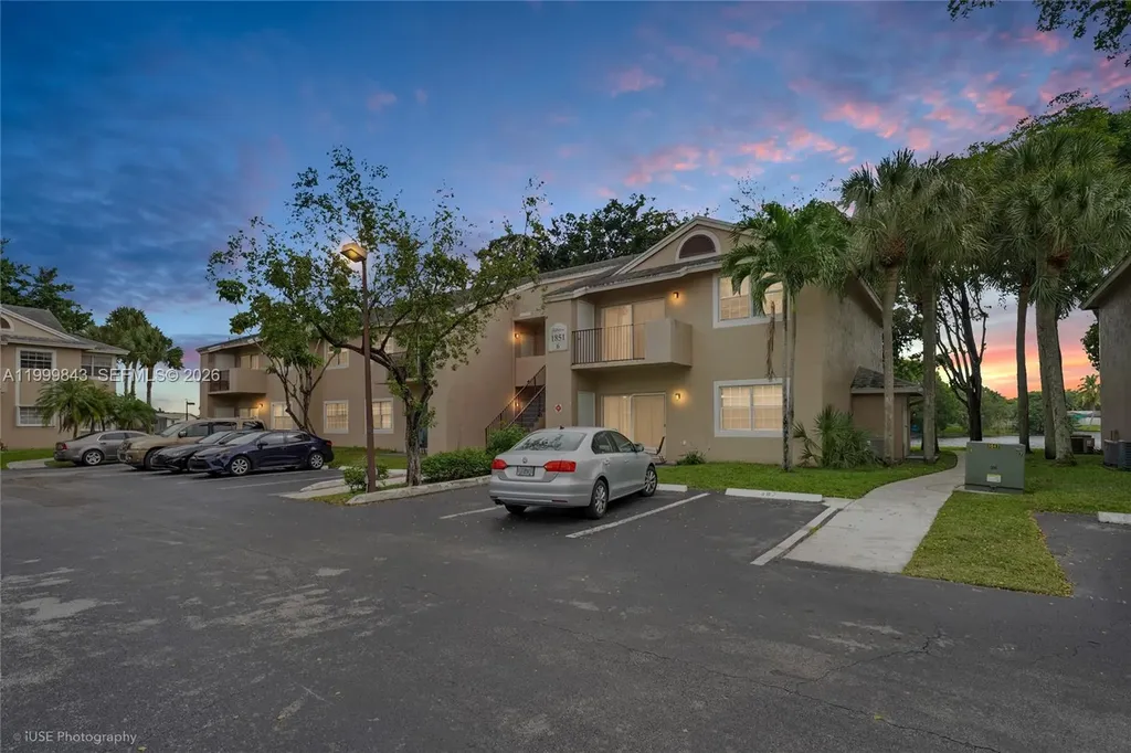 1851 NW 96th Terrace Pembroke Pines FL 33024