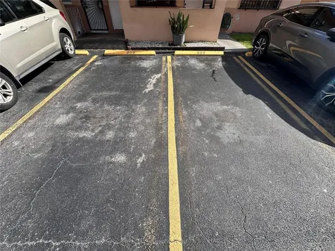 7891 W 29th Way Hialeah FL 33018