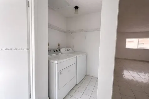 7891 W 29th Way Hialeah FL 33018