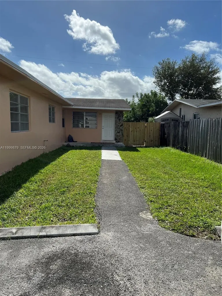 6328 Pierce Street Hollywood FL 33024