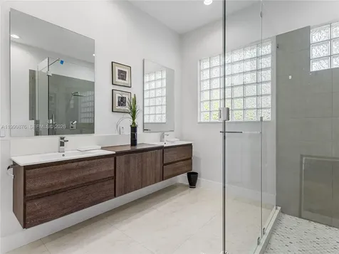 11339 NW 71st Street Doral FL 33178