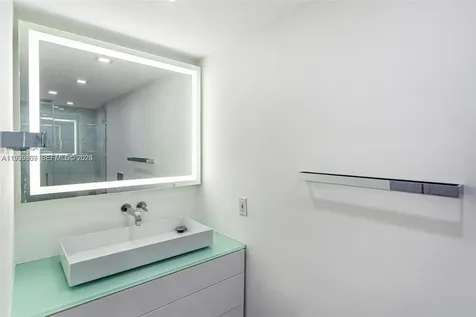 5600 Collins Avenue Miami Beach FL 33140