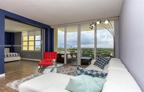 5600 Collins Avenue Miami Beach FL 33140