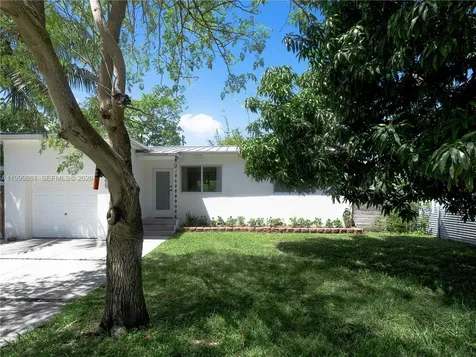 455 NE 111th Street Miami FL 33161