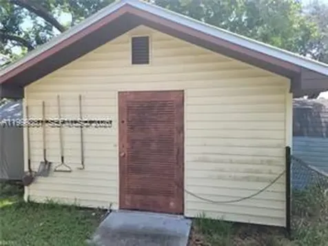 1104 Gulf Street Moore Haven FL 33471