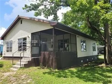 1104 Gulf Street Moore Haven FL 33471