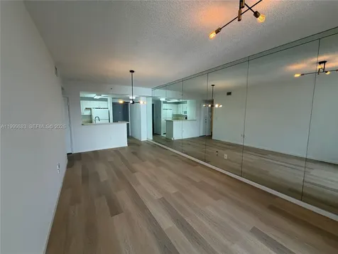 185 SE 14th Terrace Miami FL 33131