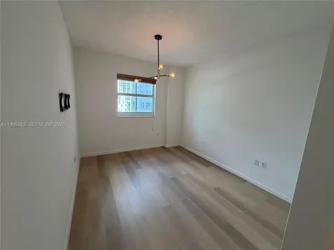 185 SE 14th Terrace Miami FL 33131