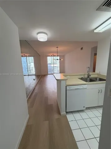 185 SE 14th Terrace Miami FL 33131