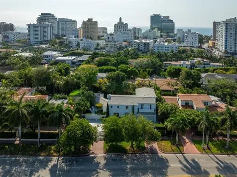 2887 Pine Tree Drive Miami Beach FL 33140