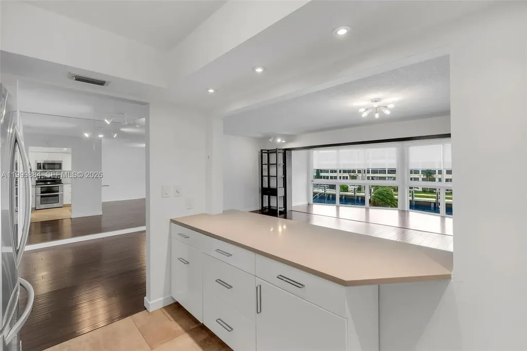 3050 NE 48th Street Fort Lauderdale FL 33308