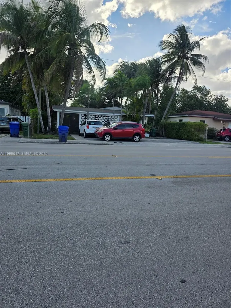 2832 SW 37th Avenue Miami FL 33133