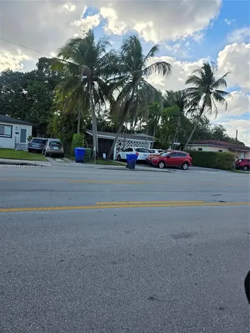 2832 SW 37th Avenue Miami FL 33133