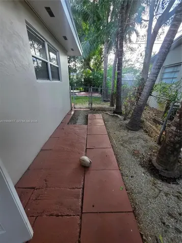 2832 SW 37th Avenue Miami FL 33133