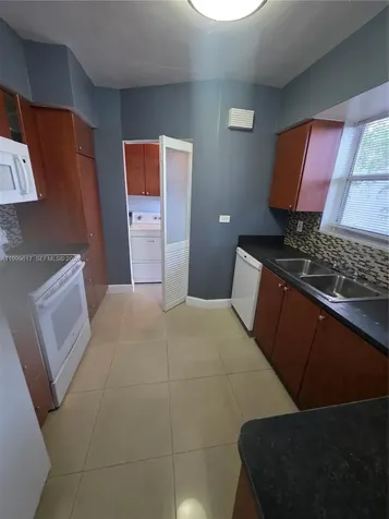 2834 SW 37th Avenue Miami FL 33133