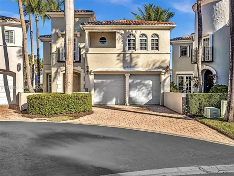 20780 NE 32nd Avenue Aventura FL 33180