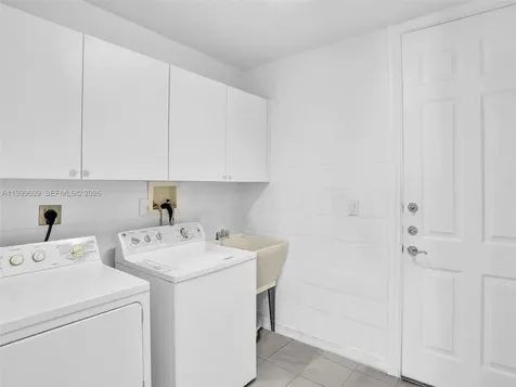 20780 NE 32nd Avenue Aventura FL 33180