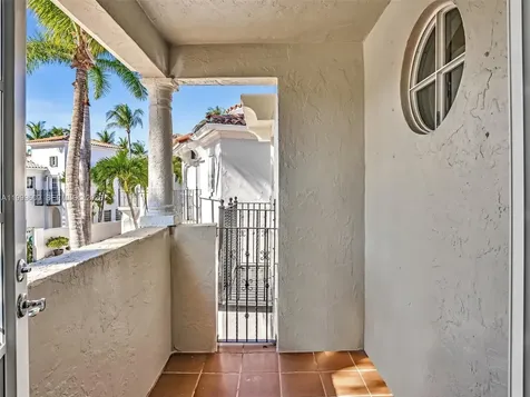 20780 NE 32nd Avenue Aventura FL 33180