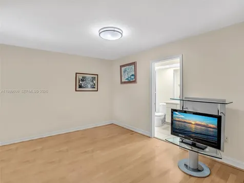 20780 NE 32nd Avenue Aventura FL 33180