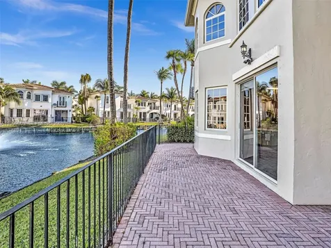 20780 NE 32nd Avenue Aventura FL 33180