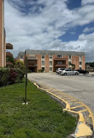 17650 NW 68th Avenue Hialeah FL 33015