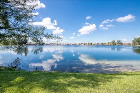 2540 W 67th Place Hialeah FL 33016