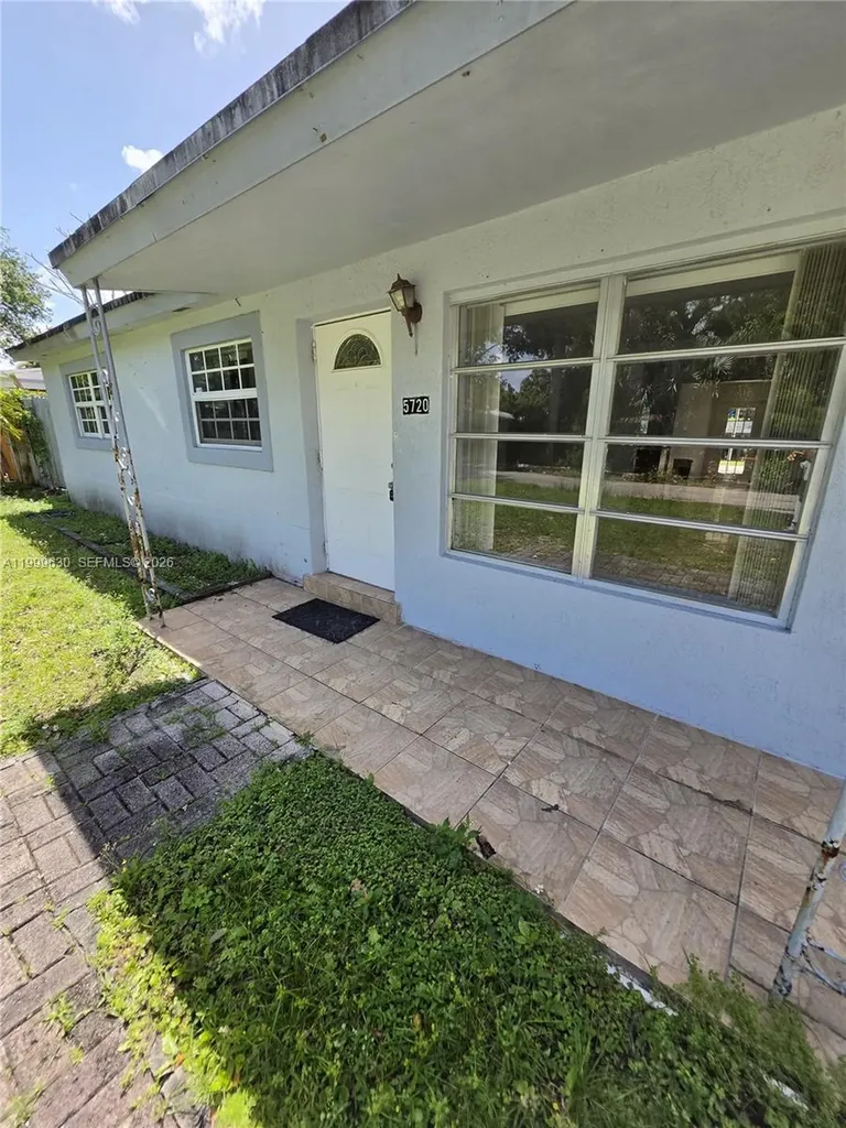 5720 Douglas Street Hollywood FL 33021