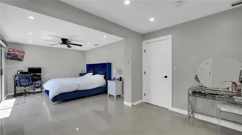 5316 Jackson Street Hollywood FL 33021