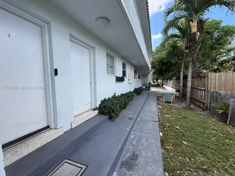 1646 NW 2nd Street Miami FL 33125