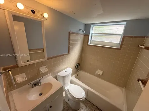 1646 NW 2nd Street Miami FL 33125