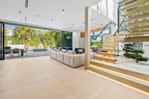 325 W 63rd Street Miami Beach FL 33141