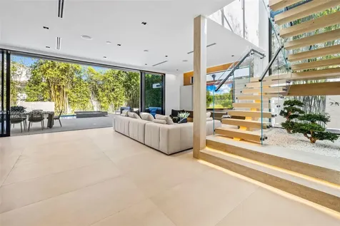 325 W 63rd Street Miami Beach FL 33141