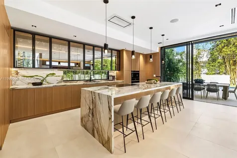 325 W 63rd Street Miami Beach FL 33141