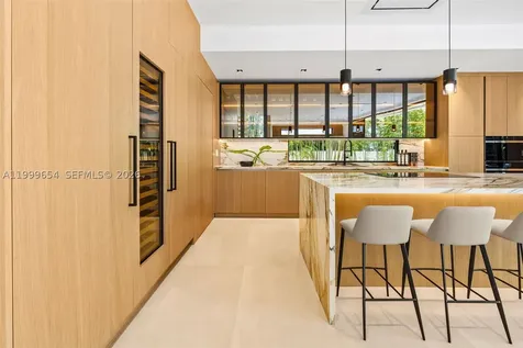 325 W 63rd Street Miami Beach FL 33141