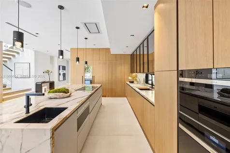 325 W 63rd Street Miami Beach FL 33141