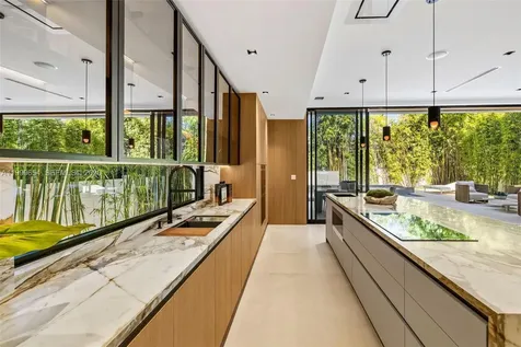 325 W 63rd Street Miami Beach FL 33141