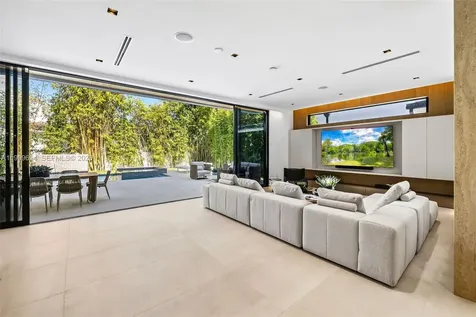 325 W 63rd Street Miami Beach FL 33141