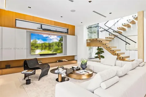 325 W 63rd Street Miami Beach FL 33141