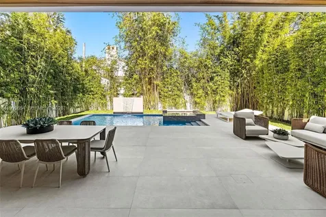 325 W 63rd Street Miami Beach FL 33141
